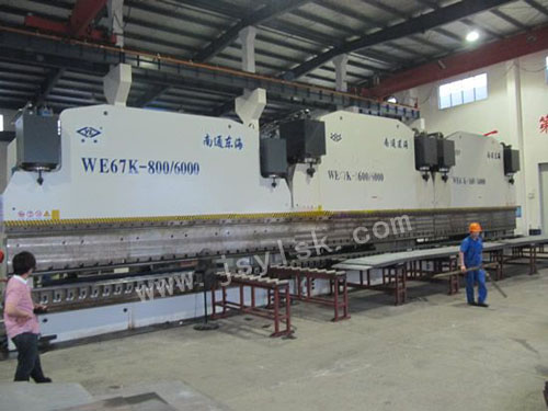 WE67K-800/6000多(duō)機聯動折(shé)彎機