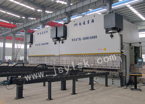 雙機聯(lián)動折彎(wān)機