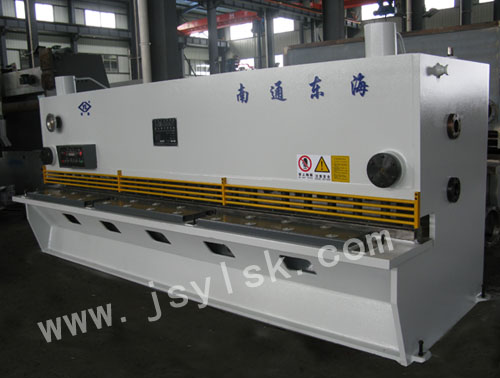 QC11Y-10*4000液壓閘式剪(jiǎn)闆機