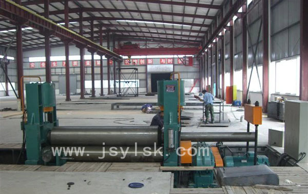 液(yè)壓三輥(gun)對稱式(shi)卷闆機(ji)