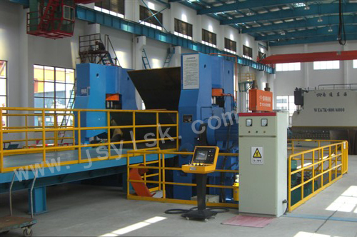 大(da)型上輥萬能式卷(juàn)闆機