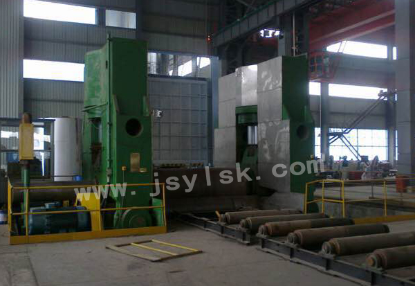 大型上(shàng)輥萬能式(shi)卷闆機