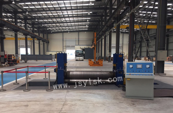 中小型上輥(gǔn)萬能式卷闆機(jī)