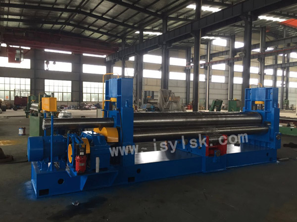 液壓三輥(gun)對稱式卷闆機