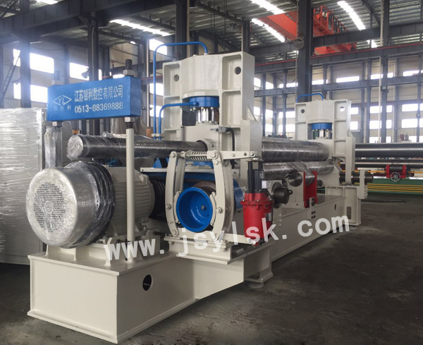 中小型(xing)上輥萬(wàn)能式卷(juan)闆機