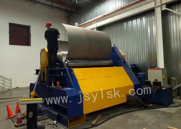 四輥(gǔn)卷闆機