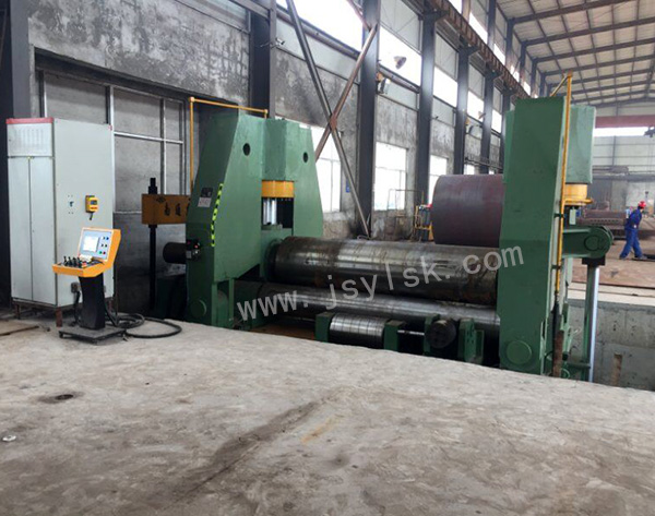 大型上輥萬能式(shi)卷闆機