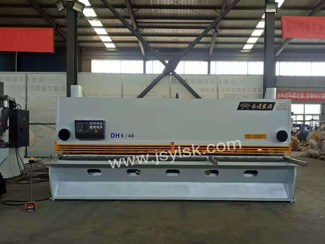 QC11Y-6*4000液壓剪(jiǎn)闆機