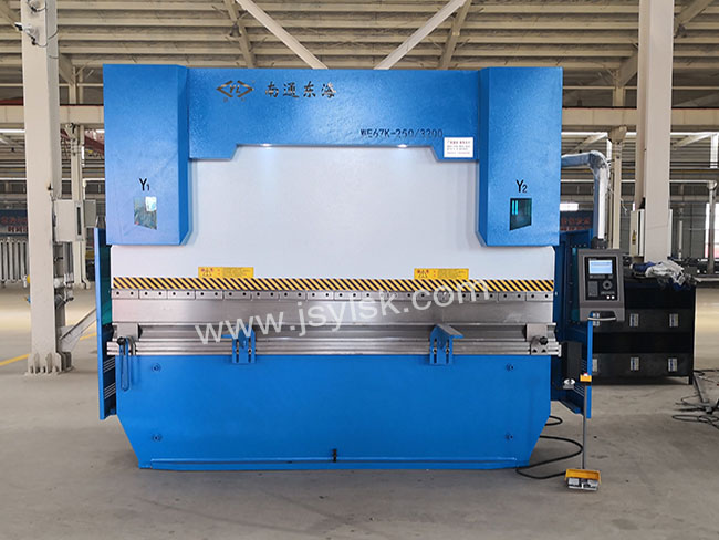 WE67K-250/3200數控折彎機(ji)