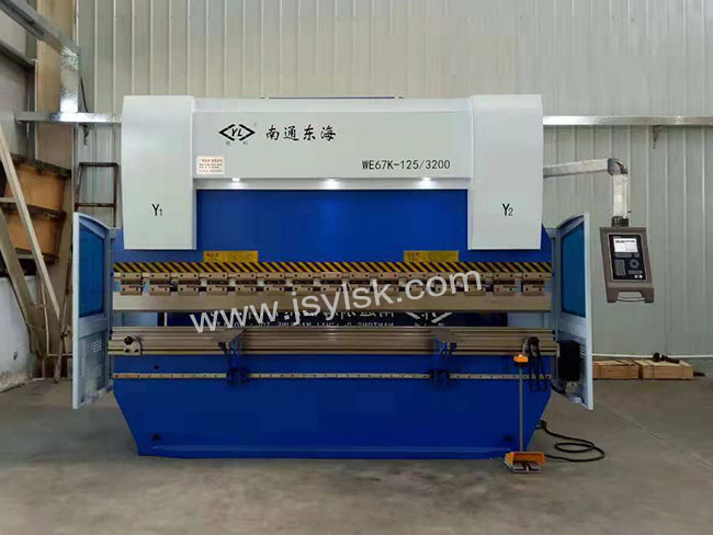 WE67K-125/3200數控折彎機(ji)