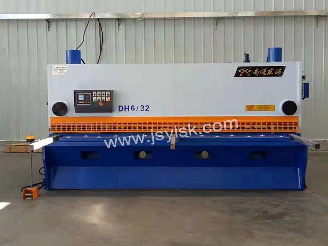 QC11Y-6*3200液壓剪闆機