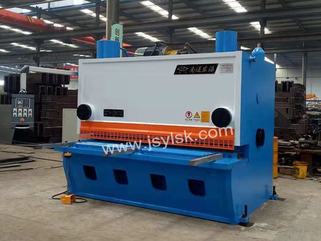 QC11Y-25*2500液壓剪闆(pan)機