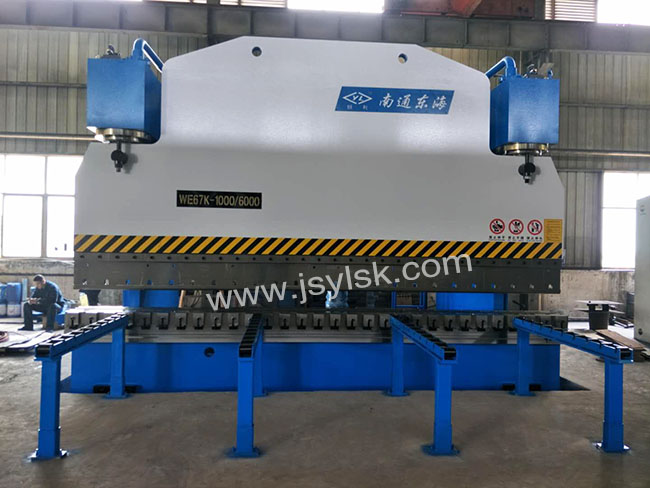 WE67K-1000/6000大型(xing)折彎機