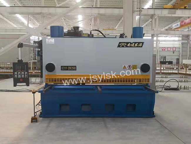 QC11Y-20*2500液壓剪闆機(ji)