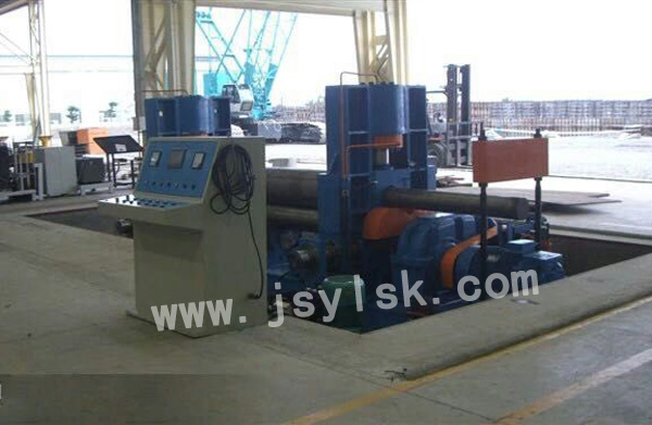 中小(xiao)型上輥(gun)萬能式(shì)卷闆機(ji)